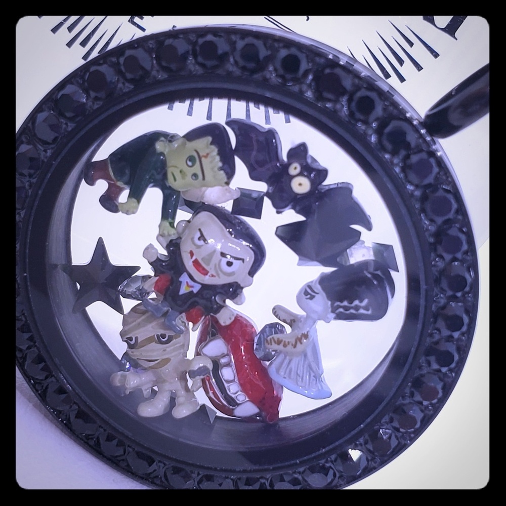🆕️Bats and Ghouls